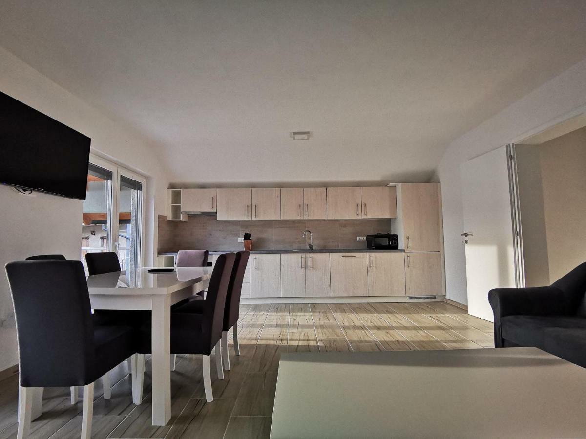 Apartmani Anamaria ไยเซ ภายนอก รูปภาพ