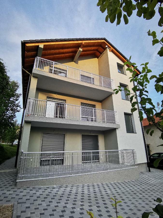 Apartmani Anamaria ไยเซ ภายนอก รูปภาพ